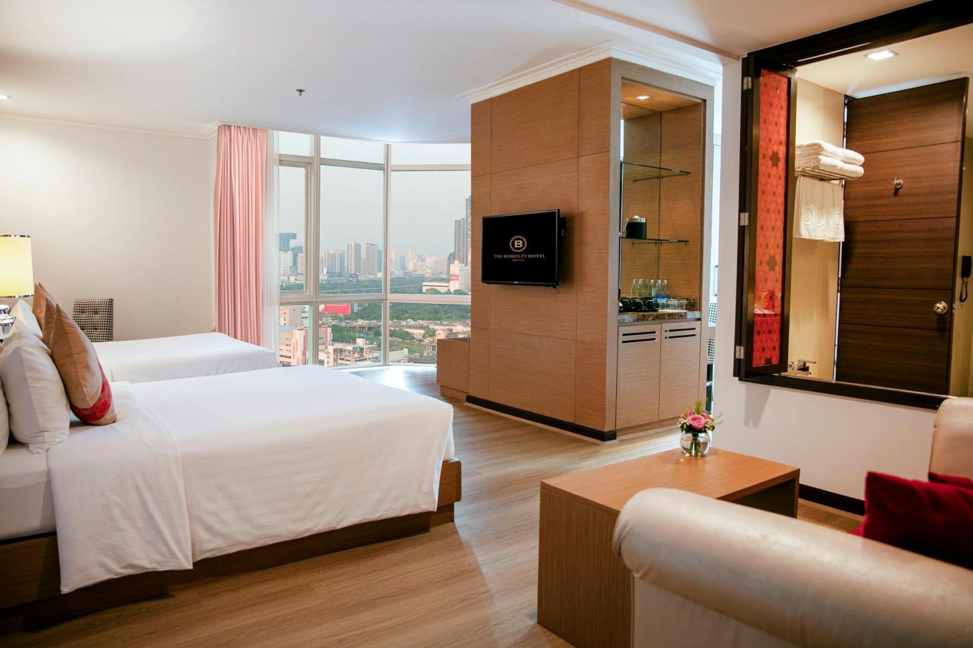 The Berkeley Hotel Pratunam Bangkok Exterior foto Deluxe Room