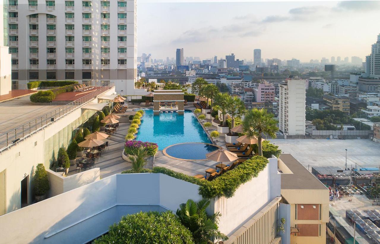 The Berkeley Hotel Pratunam Bangkok Exterior foto The rooftop pool at The Park, Bangkok