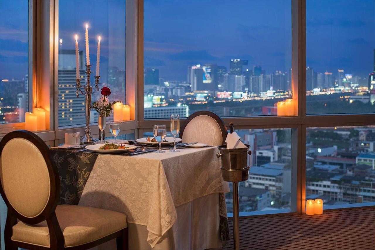 The Berkeley Hotel Pratunam Bangkok Exterior foto The View