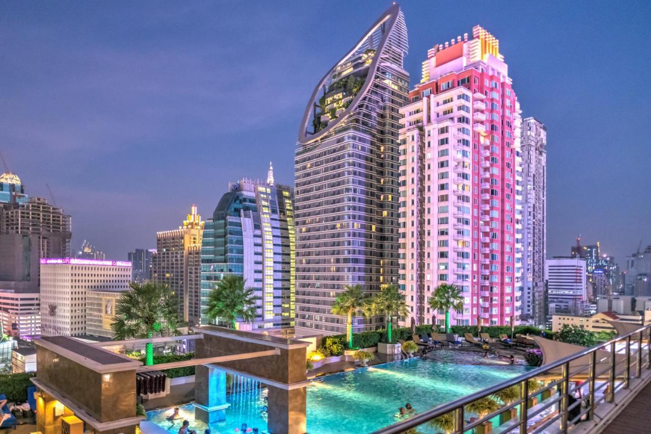 The Berkeley Hotel Pratunam Bangkok Exterior foto The 101 building at night